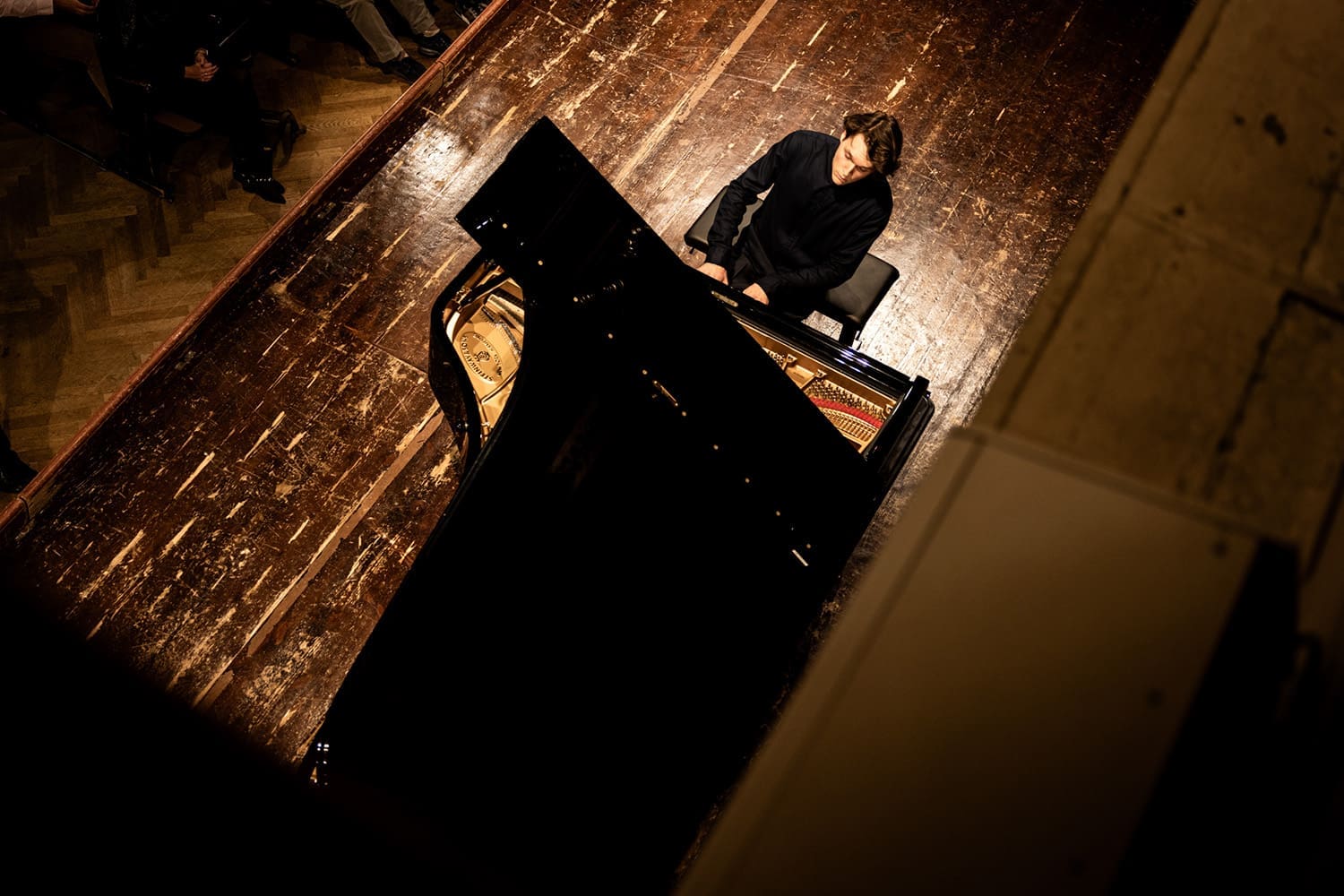 Lukas Sternath_c_Julia Wesely Lukas Sternath plays the piano in the Brahms Hall during his recital
