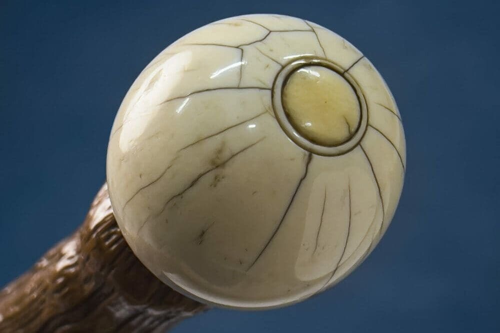Musikverein Beethoven_1_c_Wolf-Dieter Grabner Close-up of the pommel of Beethoven's walking stick.